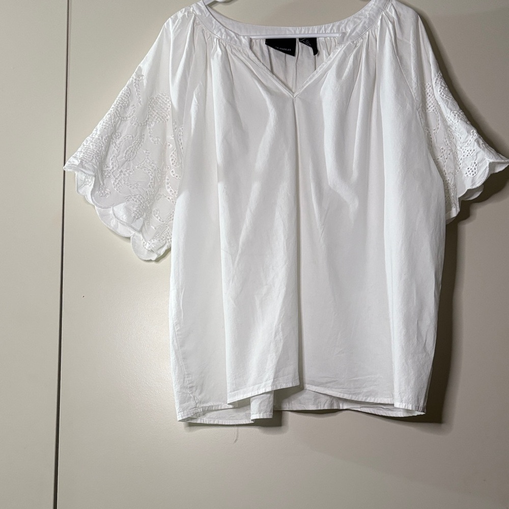 Elegant White Lace Sleeve Top